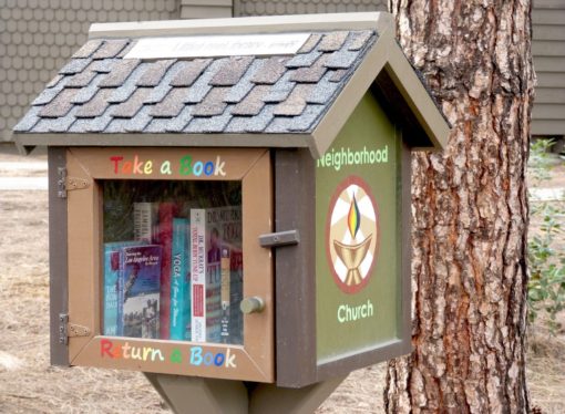 A Magenta due casette per lo scambio di libri